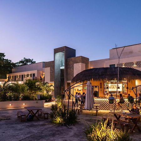 Hotel Waye Valladolid  Bagian luar foto