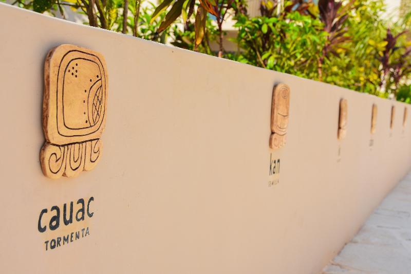 Hotel Waye Valladolid  Bagian luar foto